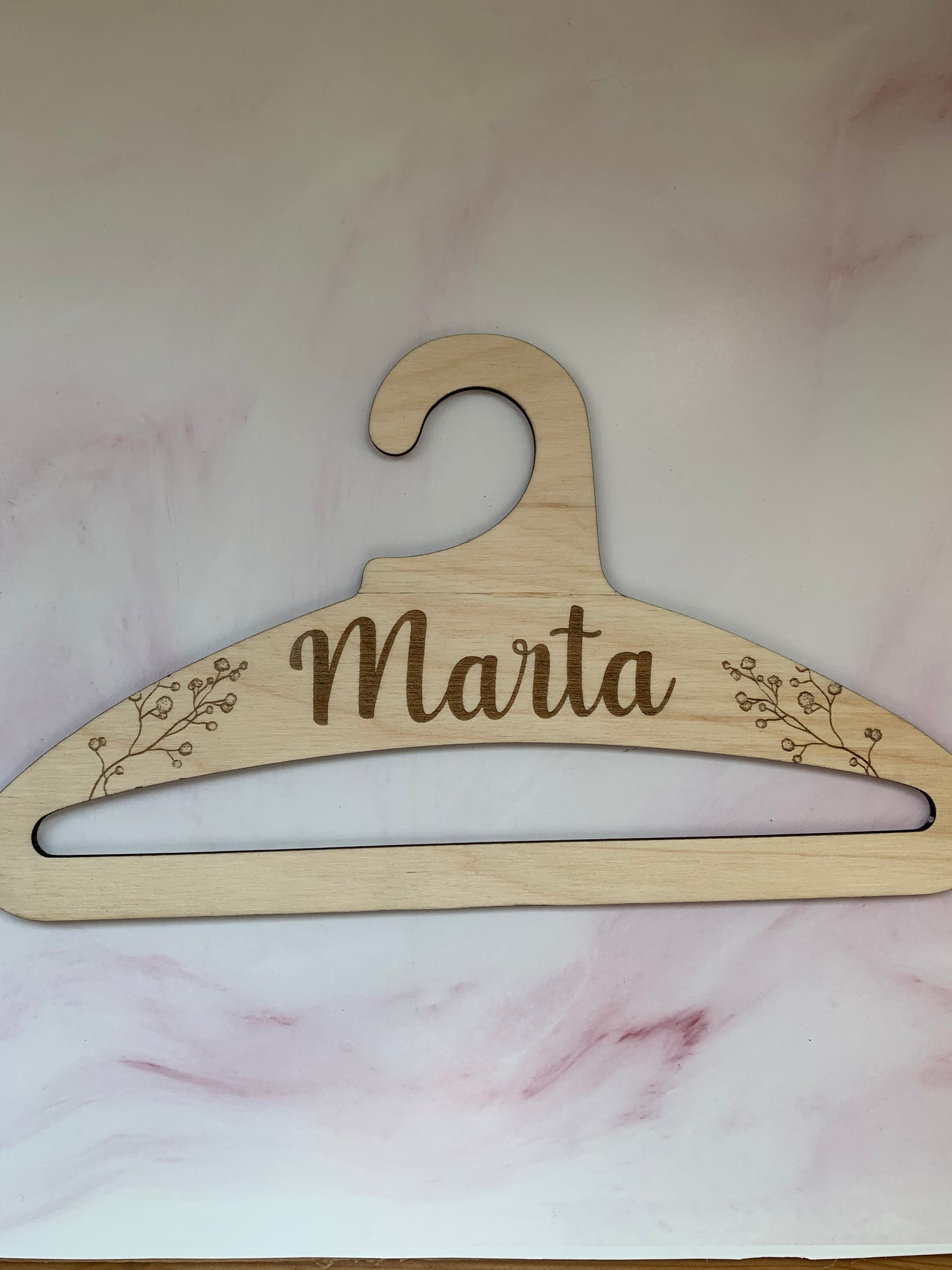 Percha de madera tamaño infantil - Marnechi Studio