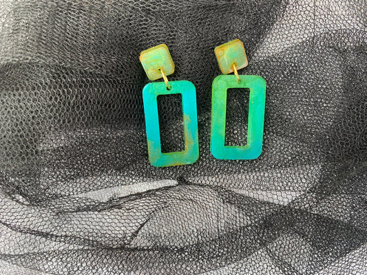 Translucent green earrings